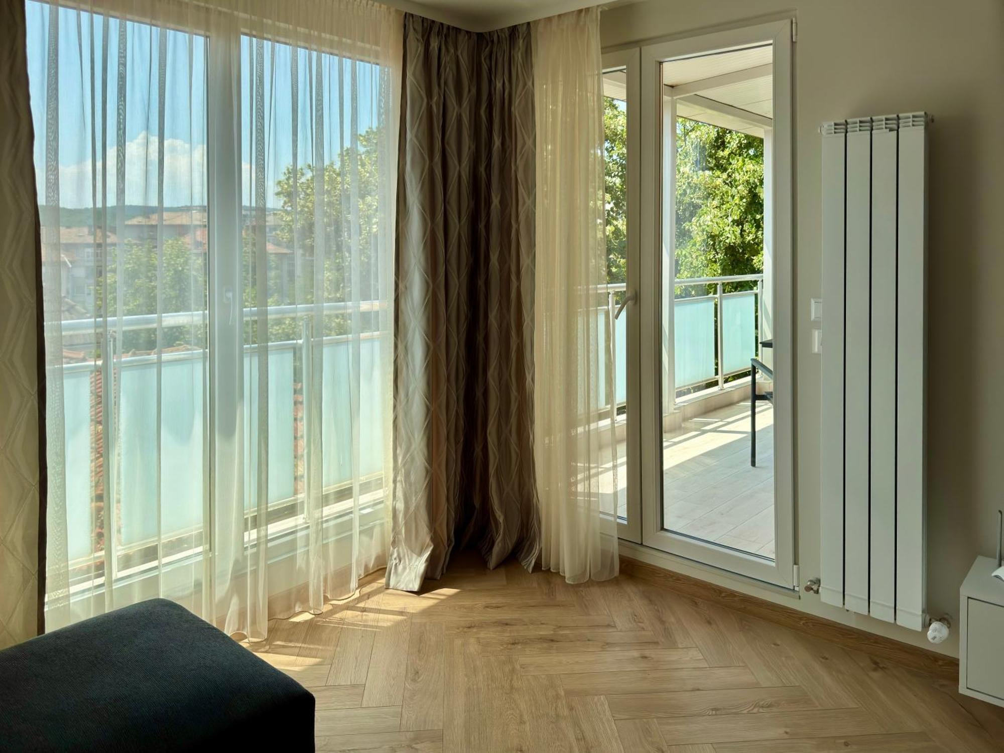 Parkview Luxury In City Center 8 เวลีคอเทอร์โนโว ภายนอก รูปภาพ